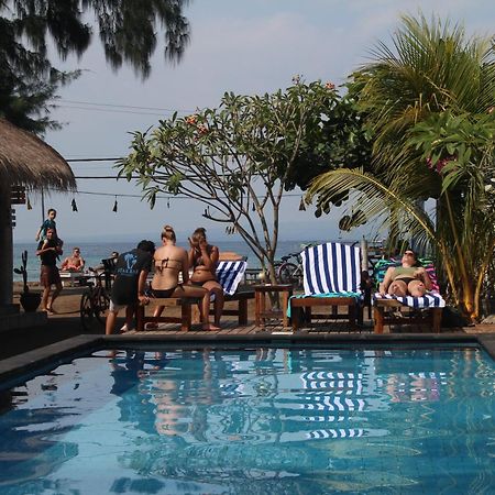 Star Bar And Bungalows Gili Air Exterior photo