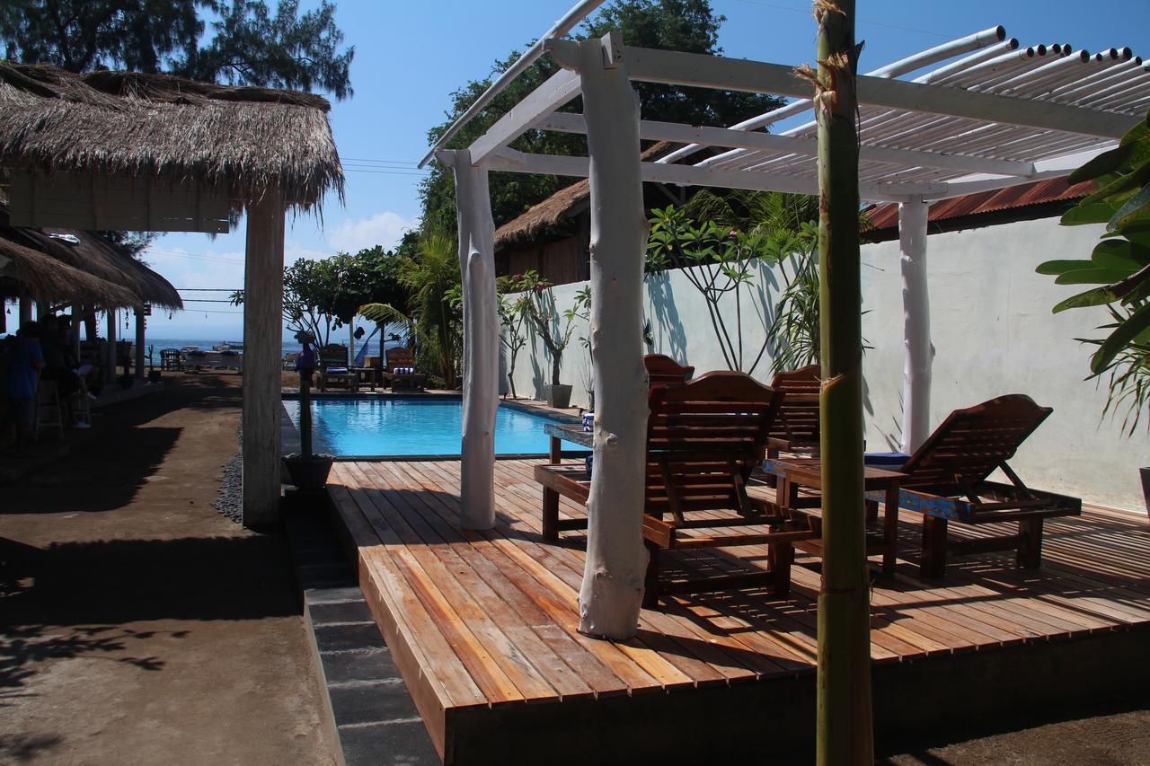 Star Bar And Bungalows Gili Air Exterior photo